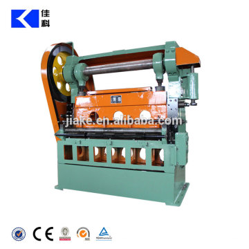 Expanded metal mesh machine